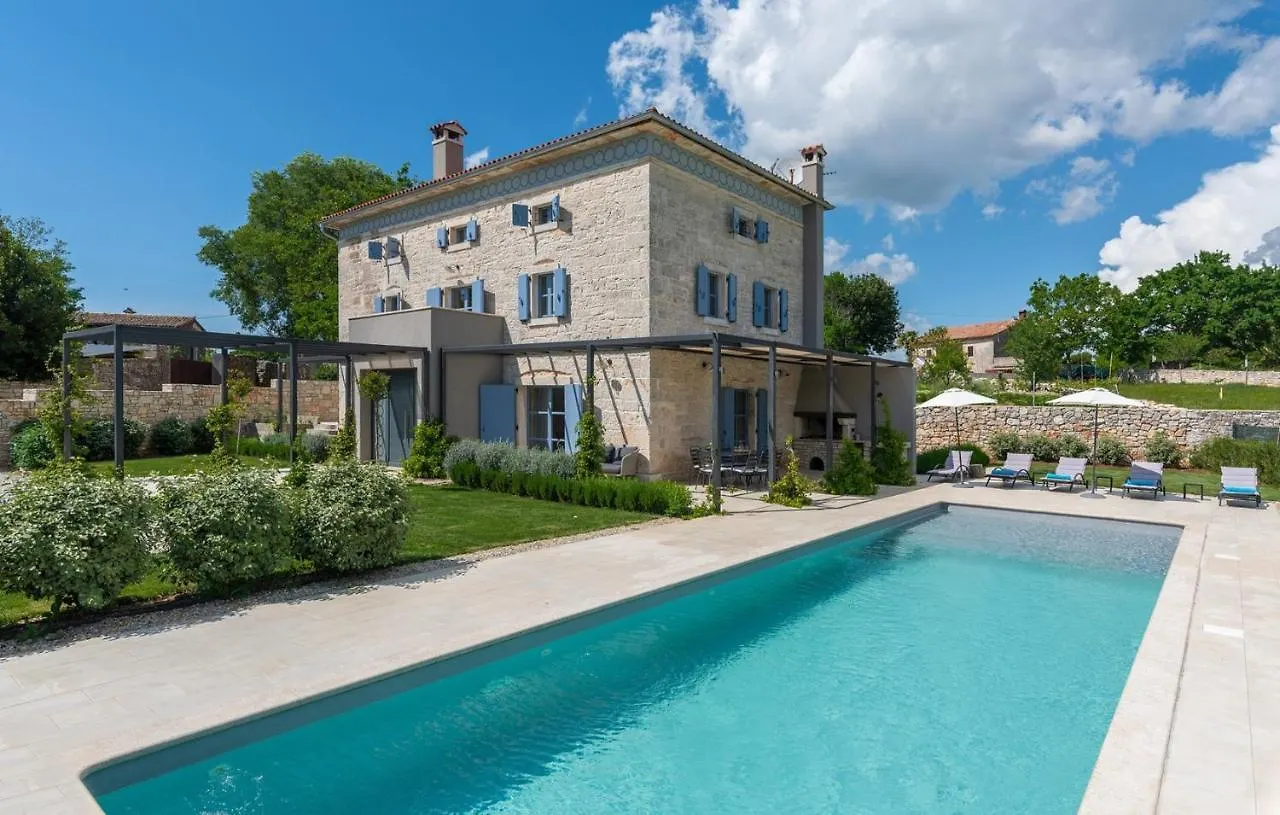 Villa Pi With Heated Pool Tinjan 0*,  Kroatien
